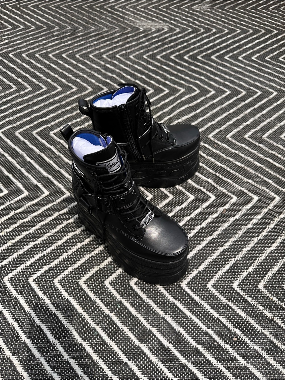 Japanese Black Platform Boots - Picture 5 of 11